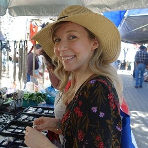 Meet your Posher, Emily